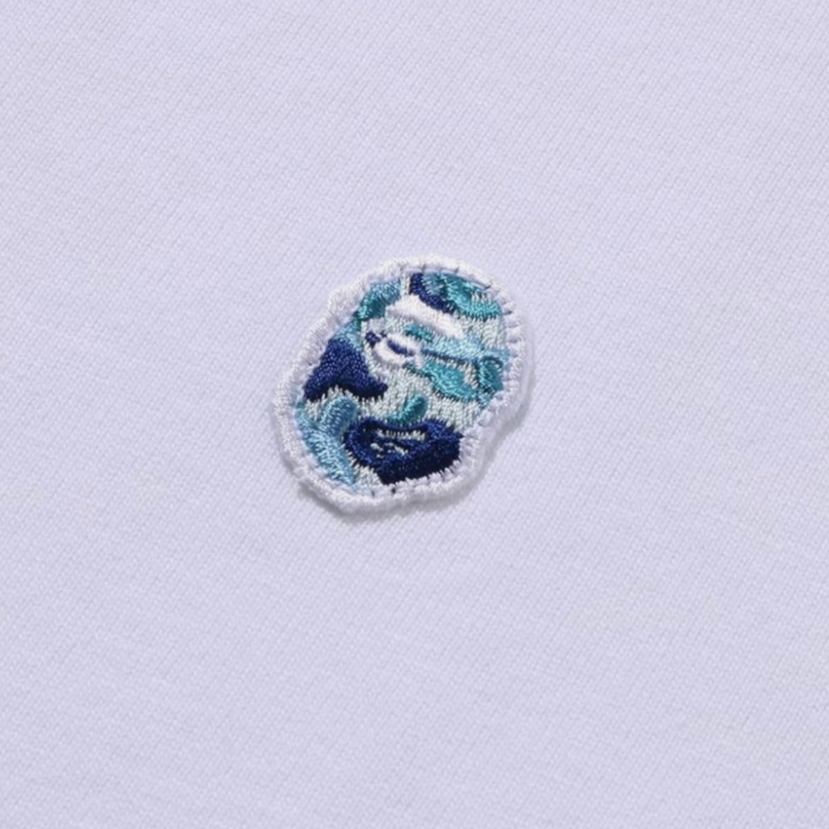 A BATHING APE EMBROIDERED LOGO T-SHIRT WHITE / SKY BLUE